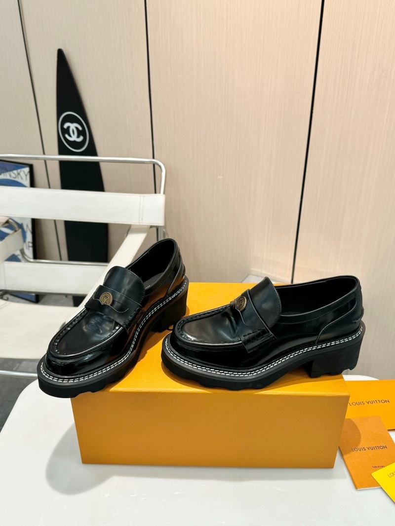 l0vis Vvtt0n loafers